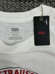Levi’s Strauss & Co Graphic T Shirt Men’s Medium original riveted