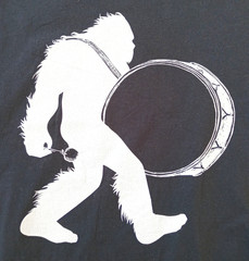 Bigfoot Drum T-Shirt Men’s UK Size L Black Crew Neck 100% Cotton Graphic Print