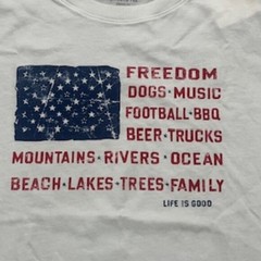 NEW Life Is Good T-shirt Men’s Size Large American Freedom Flag Graphic NWT