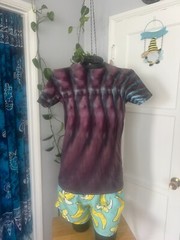 Roll Fold Ice Tie Dye T-Shirt, Unisex M SS Crew, Reddish Purple Wave