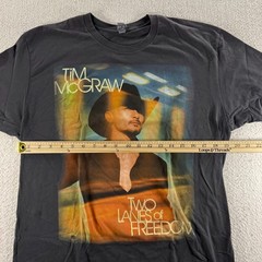 Tim McGraw T-Shirt Mens Large Black 2013 Two Lanes of Freedom Tour Graphic