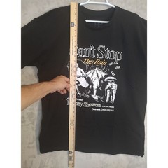 Outrank Men’s Black T-shirt Size 2XL, “Can’t Stop This Rain” Raining Money Print