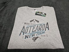 Wild Kiwi NEW Made For Adventure AOTEAROA NEW Zealand Light Gray TShirt SZ S