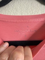Vineyard vines, crewneck T-shirt, pink whale men’s size small