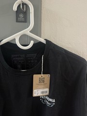 Patagonia Responsibili-Tee Dallas Wolf Graphic T-Shirt Black Men’s M 37728 BLK