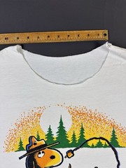 Rare Vintage 90s Peanuts Snoopy Wisconsin Outdoor Camping Bonfire Art Cartoon T