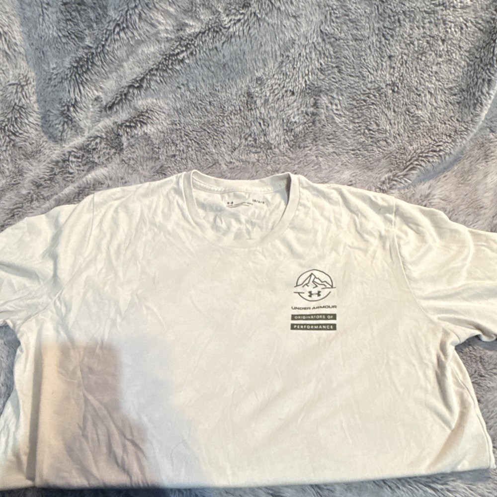 Under Armour White Graphic Camo Logo Tee Crew Neck Short Sleeve Men’s L Loose