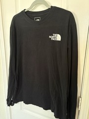 The North Face Men’s Long Sleeve Red Box Tee in black Size Large!