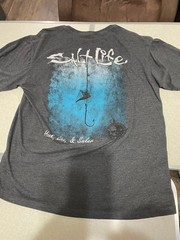 MEN’S SIZE LARGE : SALT LIFE GRAY LONG SLEEVE FISHING SHIRT – LOGO ON BACK