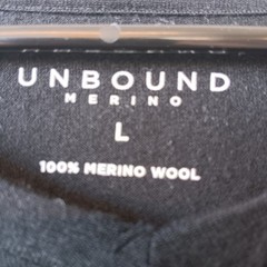 Unbound Merino Men’s Black 100% Merino Wool V-Neck T-Shirt Size L