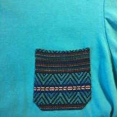 Beautiful Giant Garments Turquoise Graphic Pocket Men’s T-Shirt Size Small Aztec