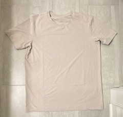 alo Men’s L Beige Solid Crew Neck Short Sleeve Knit T-Shirt Logo Accent