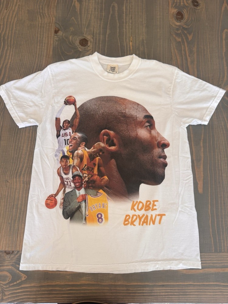 Kobe Bryant Lakers Tribute Graphic T Shirt Comfort Colors White Medium NBA MAMBA