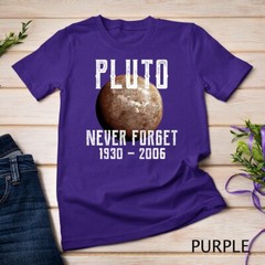 Vintage Pluto Never Forget Graphic – Funny Space Science Unisex T-shirt