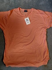 Victorious Men’s Hipster Fathers Day Gift Curved Hem T-Shirt XL Coral