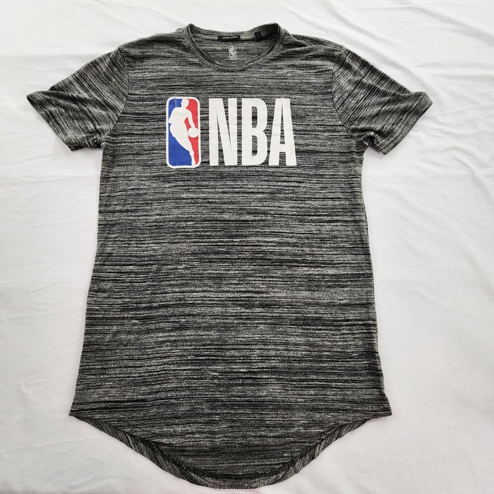 NBA Logo Gray Short Sleeve Longer Length Performance T-Shirt Men’s M
