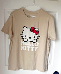 Hello Kitty & Frends T-Shirt Sanrio Unisex Large Tee Tan NWOT 2024 Cartoon BxK