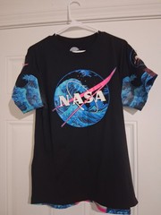 NASA Space 65% Polyester & 35% Cotton, Size: Large (L). Machine-Washable T-Shirt