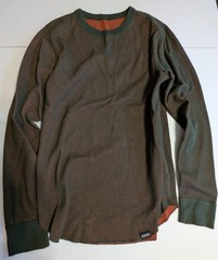Hanes Reversible Green/Orange Long Sleeve Stretch Thermal Shirt in Medium