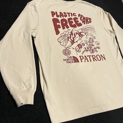 The North Face Long Sleeve T-Shirt Plastic Free Peaks Patron Mens Large Beige