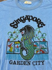 Vintage Singapore Garden City Golden Wheel Dragon Tee Size Medium 42 Blue
