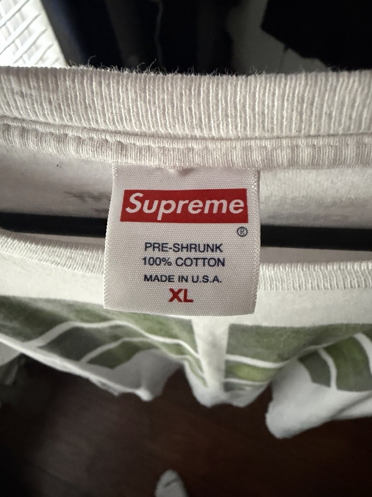 Supreme Mens XL SHIRT