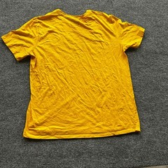 Nike T-Shirt Mens XL Yellow Wichita State Shockers NCAA Athletic Cut Graphic
