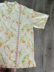 Tommy Bahama Men’s 100% Silk Short Sleeve Hawaiian Shirt Relaxed Fit Tropical L