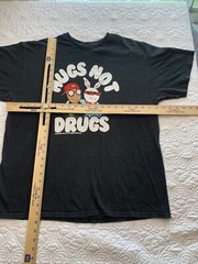 VINTAGE ARTHUR Shirt Mens Large Black Hugs Not Drugs Arthur Buster Y2K Sz L
