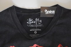 Buffy the Vampire Slayer Shirt Size Medium Official Ripple Junction RARE OOP TV