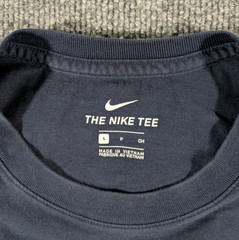 Nike Men’s Small Navy Short Sleeve Graphic Tee World Globe Logo National Flags