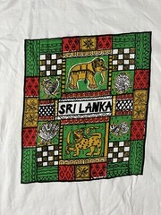 Vintage 90s Sri Lanka Art Tee White T-shirt Elephant Peacock Size Large M/L