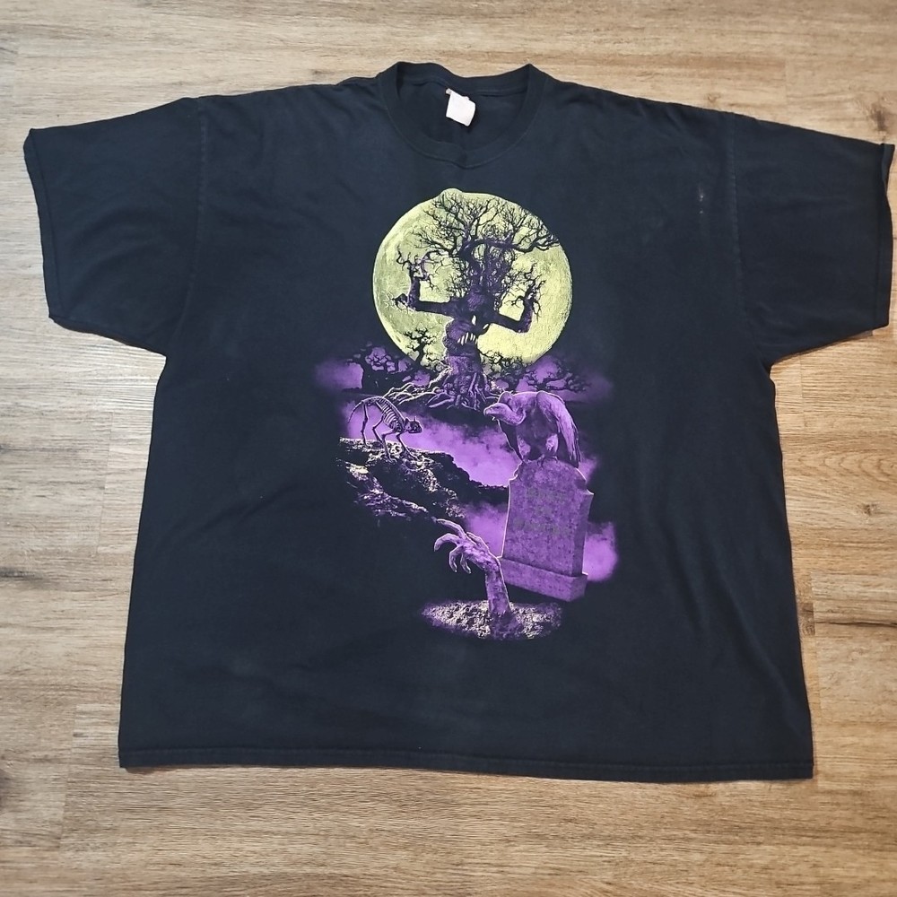 2000s Halloween Rest in Pieces Graveyard Zombie Horror Tshirt Size 3xl