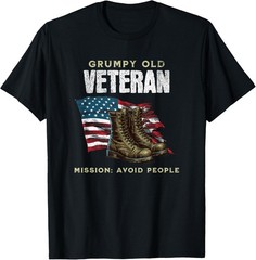 Funny Grumpy Old Vet for Military w/American Flag and Boots Gift Unisex T-Shirt