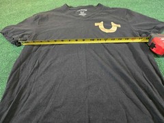 True Religion T-Shirt Black With Horseshoe Logo Adult Medium