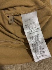 GUCCI MIRROR LOGO CAMEL T-SHIRT WITH PURPLE & YELLOW DESIGN (SIZE XS OVERSIZED)