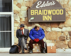 NEW Edelen’s Braidwood Inn Planes Trains Automobiles Movie Film 80s Comedy S-5XL