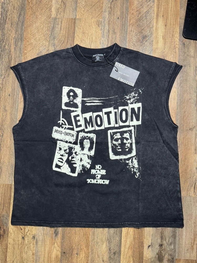 Mixed emotions tee shirt Black/White Size XL