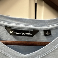 TravisMathew Men’s XL Blue Solid V-Neck Short Sleeve Pima Modal Logo T-Shirt