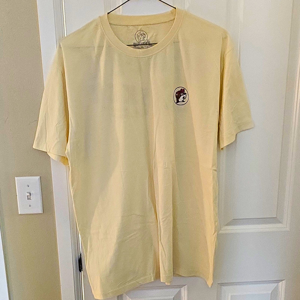 Buc-ee’s Men’s XL Beige Short Sleeve Crew Neck Graphic Logo Brisket T-Shirt