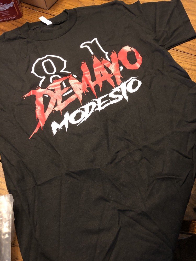 Hells Angels Modesto California Red & White 81 De Mayo T Shirt. Size XL