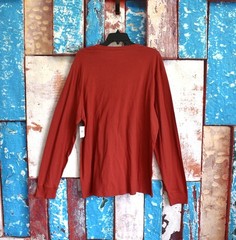 Unisex Old Navy Mary J Blige Graphic T-Shirt Long Sleeve MEDIUM Cherry Birch NEW