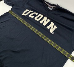 VNTG Y2K UConn Huskies T-Shirt 2XL Colosseum Atheltics Embroidered Logo College