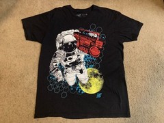 Space astronaut w/ boombox hiphop moon graphic Shirt XL Alab Clothing Big Print