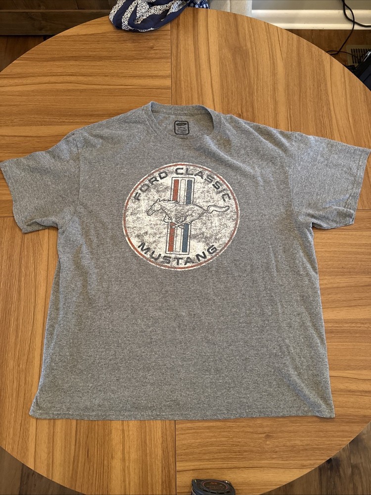 Men’s Ford Classic Mustang Officially Licensed Size XL Vintage Look T-shirt