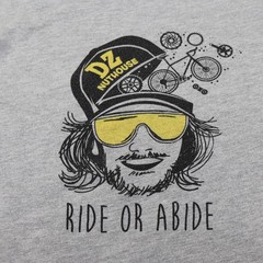 DC Nuthouse Ride or Abide Graphic T-Shirt Mens Medium Gray (see photo for flaw)
