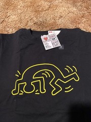 Uniqlo Men’s Keith Haring T-Shirt Short Sleeve (SIZE: Small)