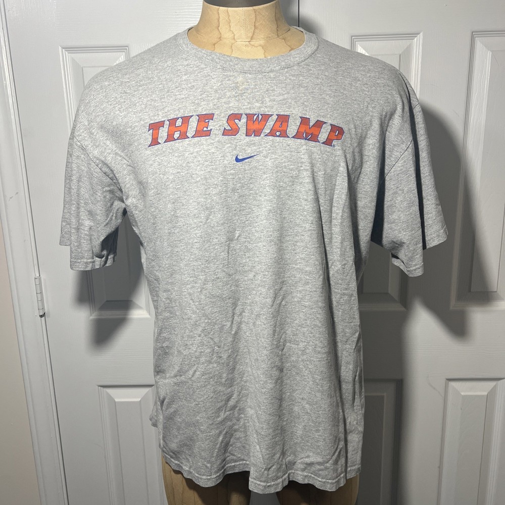 Nike The Swamp UF Gators Crew Neck Tee Loose Fit Double Sided Center Swoosh NCAA