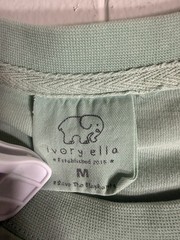 Ivory Ella Green Elephant Graphic Logo Long Sleeve Pocket Crew Neck Tee M