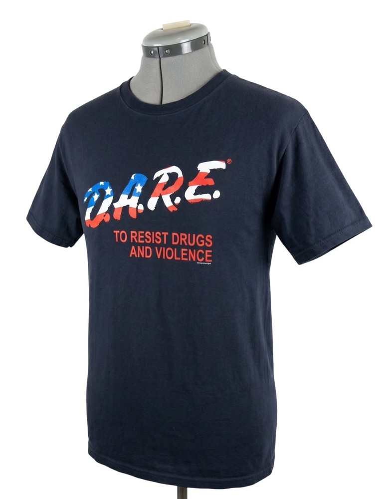 Vintage 90’s D.A.R.E Black Tee Shirt Size Small “Resist” Graphic Tee Patriotic
